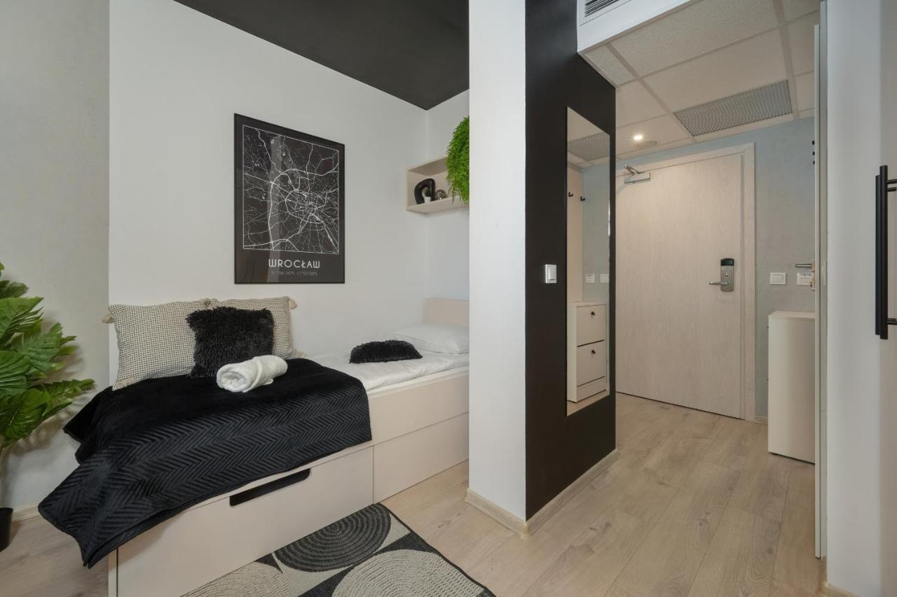 Trendy Studios With Home Office Near Wroclaw Main Station By Noclegi Renters Exterior photo