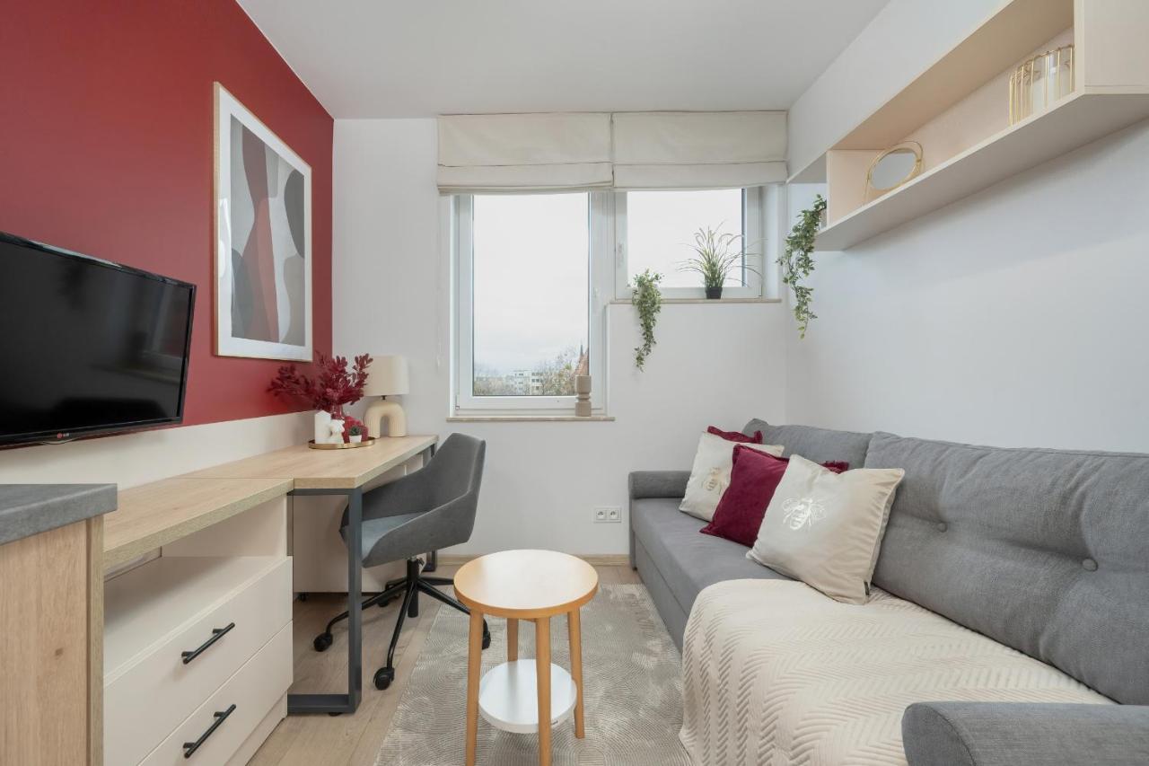 Trendy Studios With Home Office Near Wroclaw Main Station By Noclegi Renters Exterior photo